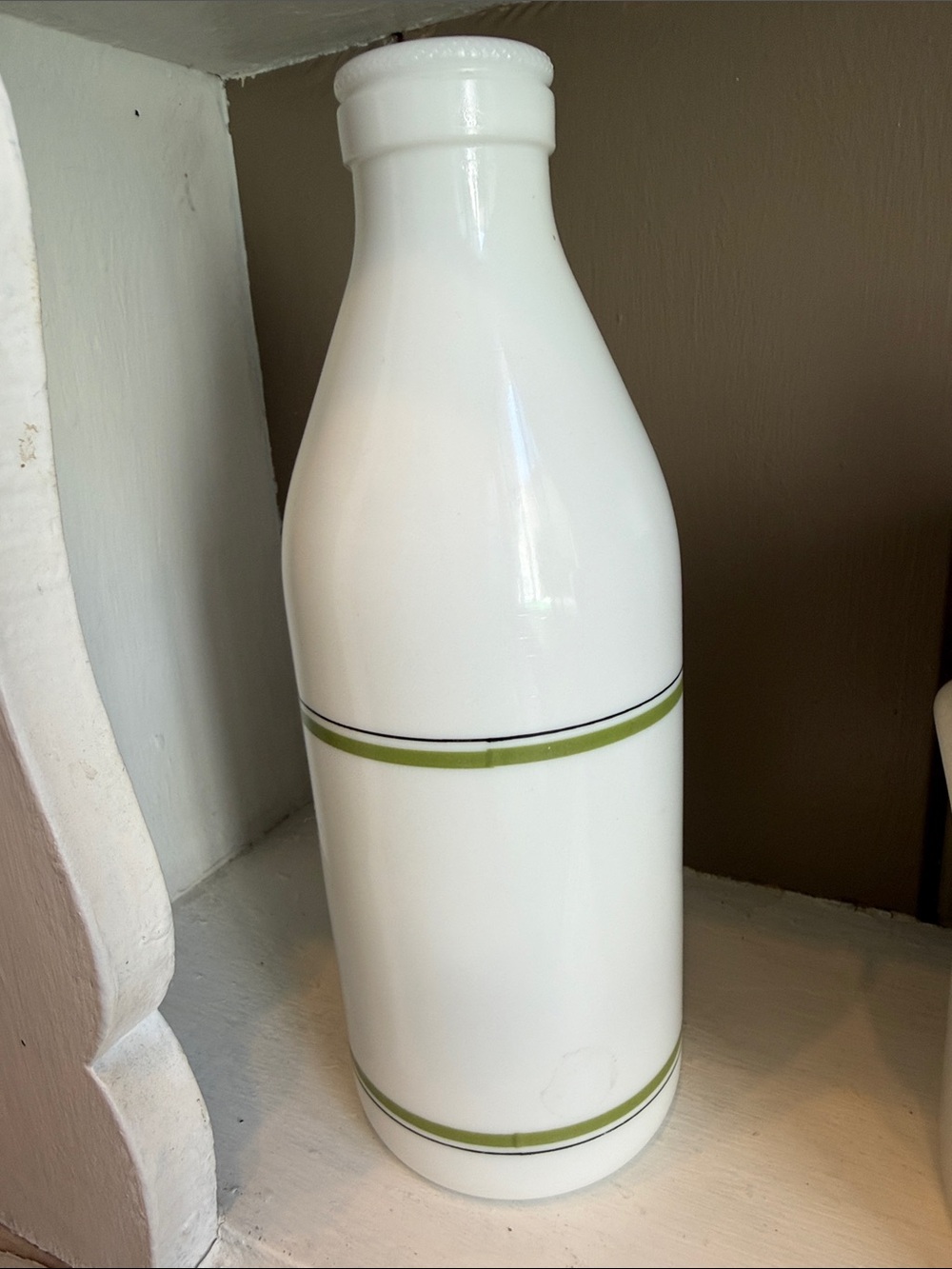 Vintage 1960’s Egizia Milk Glass Bottle with Yellow Handpainted Bird Design - Picture 3 of 6